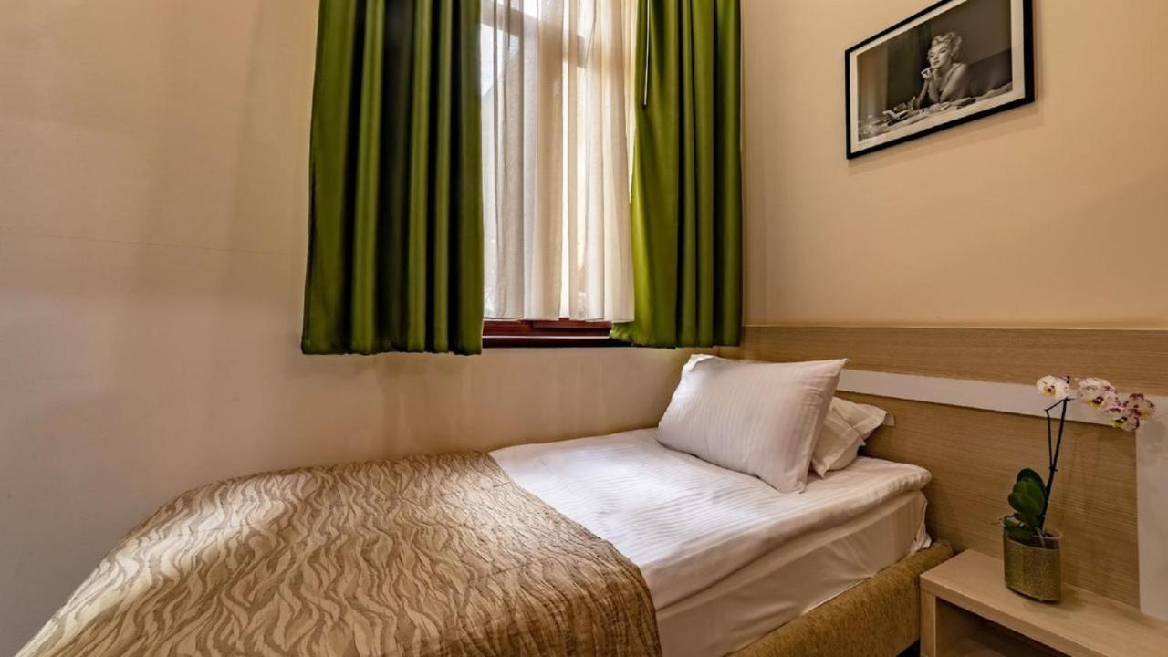 Trianon 3*