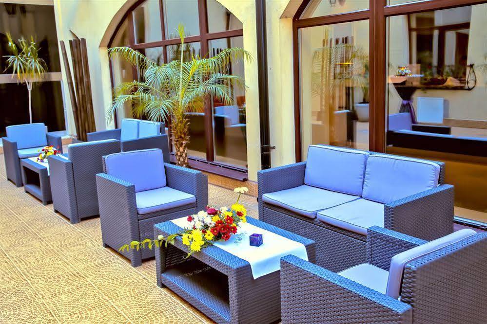 Trianon Hotel 3*