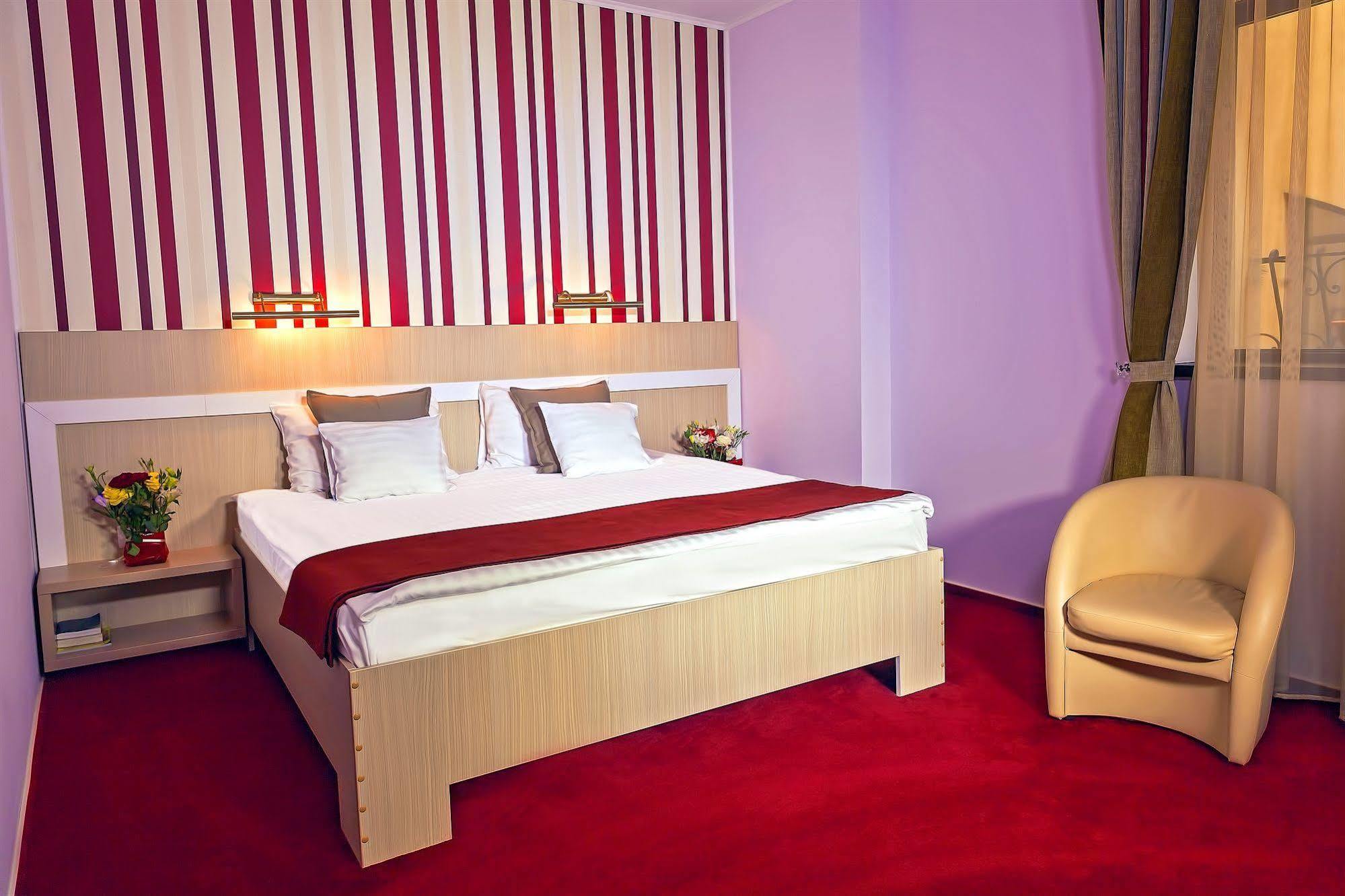 Trianon Hotel 3*