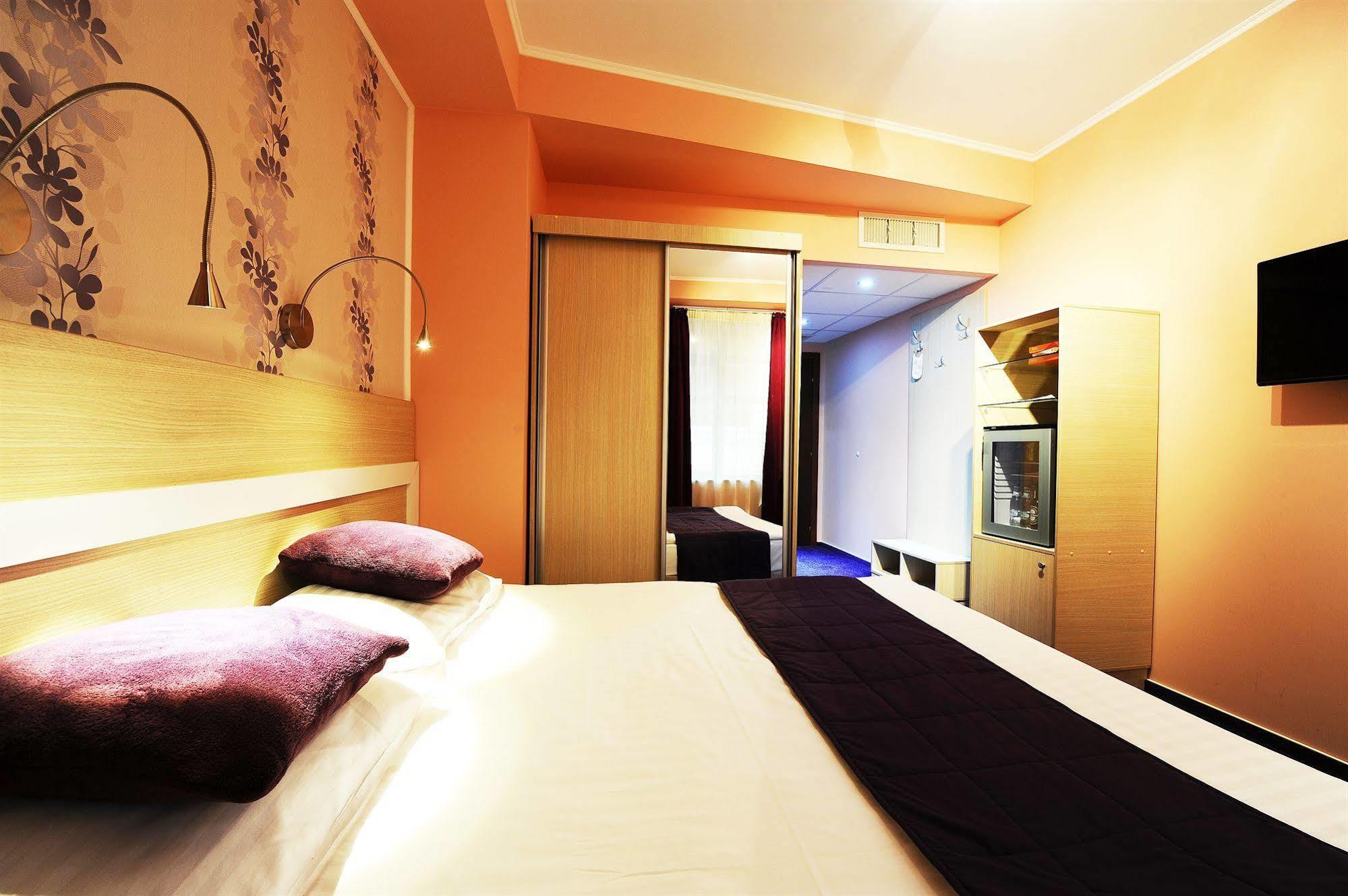 Trianon Hotel 3*
