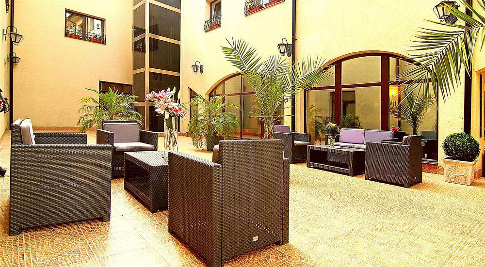 Trianon Hotel
